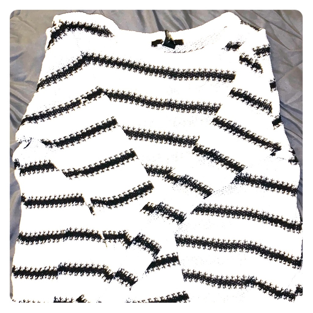 Light black and white sweater